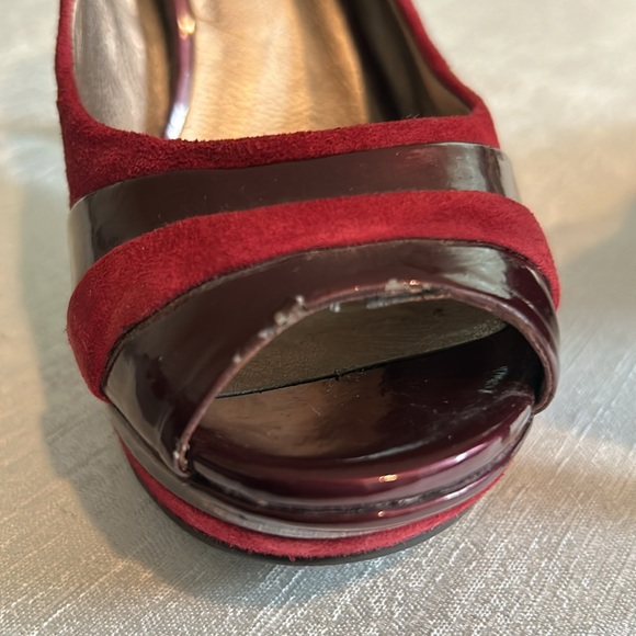 Moda Two Tone Red Heel Open Peep Toe Suede Patent Leather Pumps Sz 8 Womens - Picture 13 of 14